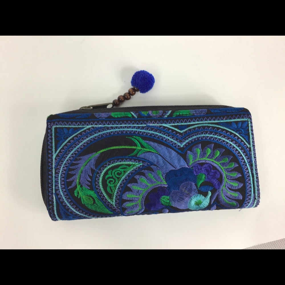 Embroidered wallet